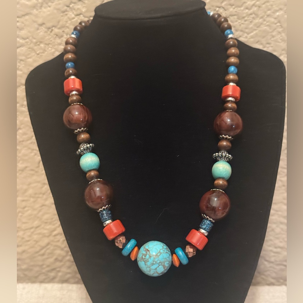 NWOT Turquoise and Brown Beaded Necklace
